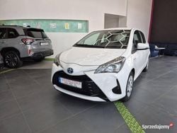 Biały Używany 2021 Toyota Yaris Hybrid Sedan/Limuzyna | 44 900 zł (Dobra cena)