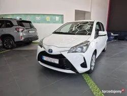 Biały Używany 2021 Toyota Yaris Hybrid Sedan/Limuzyna | 46 400 zł (Dobra cena)