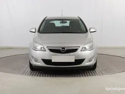 Srebrny Używany 2011 Opel Astra Hatchback | 23 999 zł (Uczciwa cena)