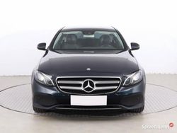 Niebieski Używany 2016 Mercedes E220 Sedan/Limuzyna | 91 999 zł (Uczciwa cena)