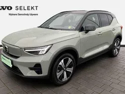 Zielony Używany 2022 Volvo XC40 Plus SUV | 139 900 zł