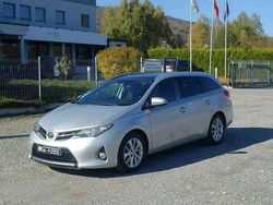 Srebrny (metalik) Używany 2014 Toyota Auris Kombi | 25 900 zł (Dobra cena)