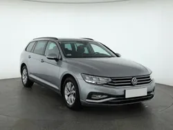 Szary Używany 2021 VW Passat Kombi | 69 999 zł (Dobra cena)