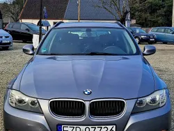 Szary (metalik) Używany 2010 BMW 318 Kombi | 22 800 zł (Uczciwa cena)