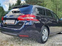 Fioletowy Używany 2016 Peugeot 308 SW Kombi | 26 999 zł