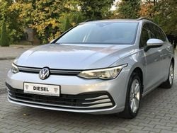 Srebrny Używany 2023 VW Golf VIII Kombi | 77 500 zł (Dobra cena)