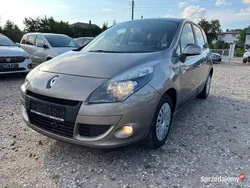 Złoty Używany 2009 Renault Scénic III Minivan | 19 900 zł (Uczciwa cena)