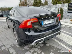 Czarny Używany 2012 Volvo S60 R-Design Sedan/Limuzyna | 41 400 zł (Uczciwa cena)