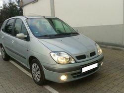Srebrny (metalik) Używany 2001 Renault Scénic Minivan | 9700 zł