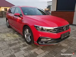 Czerwony Używany 2019 VW Passat R-line Kombi | 47 500 zł
