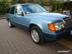 Niebieski Używany 1991 Mercedes E300 Kombi | 27 700 zł