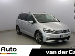 Srebrny Używany 2020 VW Touran Highline Minivan | 73 900 zł (Uczciwa cena)