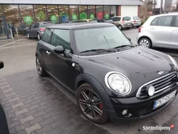 Czarny Używany 2010 Mini Cooper Hatchback | 22 500 zł (Dość drogi)