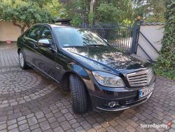 Czarny Używany 2007 Mercedes C220 Classic Sedan/Limuzyna | 32 500 zł (Dość drogi)
