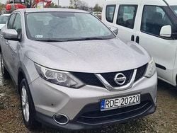 Srebrny Używany 2014 Nissan Qashqai SUV | 38 500 zł (Uczciwa cena)