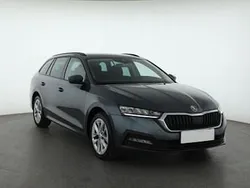 Szary Używany 2021 Skoda Octavia Kombi | 71 999 zł (Uczciwa cena)