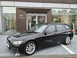 Czarny (metalik) Używany 2019 BMW 318 Kombi | 64 000 zł (Dobra cena)