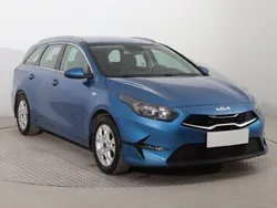 Niebieski Używany 2021 Kia Ceed 2 Kombi | 61 999 zł (Uczciwa cena)