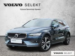 Niebieski Używany 2024 Volvo V60 CC Kombi | 199 900 zł (Super Cena)