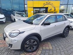 Lakier metalizowany kremowy cappucino Nowe 2025 Fiat 600 Icon Hatchback | 98 150 zł (Uczciwa cena)