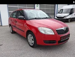 Czerwony Używany 2010 Skoda Fabia Kombi | 8000 zł