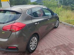 Brązowy Używany 2012 Kia Ceed 2 Hatchback | 23 000 zł (Uczciwa cena)