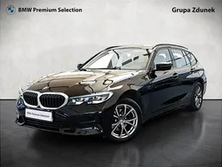 Czarny Używany 2021 BMW 320 Shadowline Kombi | 134 900 zł
