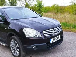 Wiśniowy Używany 2009 Nissan Qashqai +2 SUV | 29 500 zł (Uczciwa cena)