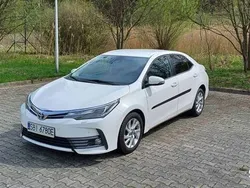 Biały Używany 2018 Toyota Corolla Sedan/Limuzyna | 52 900 zł (Uczciwa cena)
