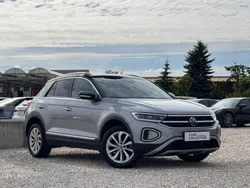 Srebrny (metalik) Używany 2023 VW T-Roc SUV | 119 900 zł (Dość drogi)
