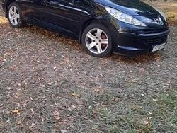 Czarny Używany 2008 Peugeot 207 Kombi | 8500 zł
