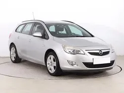 Srebrny Używany 2011 Opel Astra Kombi | 16 499 zł (Dobra cena)