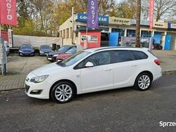 Biały Używany 2013 Opel Astra Kombi | 21 900 zł (Dobra cena)