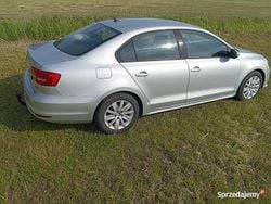 Srebrny Używany 2015 VW Jetta R Sedan/Limuzyna | 29 900 zł (Uczciwa cena)