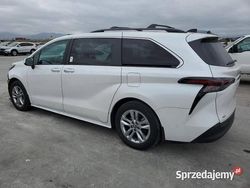 Używany 2023 Toyota Sienna XLE Minivan | 130 000 zł