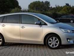 Srebrny Używany 2015 Toyota Verso Skyview Edition Minivan | 45 500 zł (Uczciwa cena)