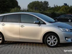 Srebrny Używany 2015 Toyota Verso Skyview Edition Minivan | 46 500 zł (Uczciwa cena)