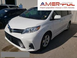 Biały (metalik) Używany 2020 Toyota Sienna Minivan | 87 000 zł