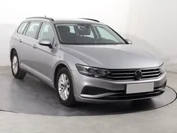 Szary Używany 2021 VW Passat Kombi | 69 999 zł (Dobra cena)