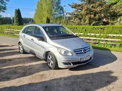 Srebrny Używany 2006 Mercedes B180 Minivan | 9900 zł (Uczciwa cena)
