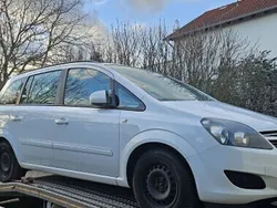 Biały Używany 2012 Opel Zafira Minivan | 7600 zł