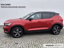 Czerwony Używany 2022 Volvo XC40 SUV | 129 900 zł (Dobra cena)