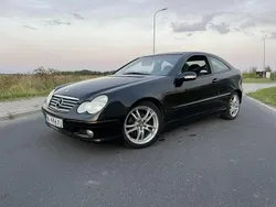 Czarny Używany 2002 Mercedes C200 Coupe | 5600 zł