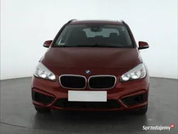 Czerwony Używany 2017 BMW 218 Gran Tourer Minivan | 47 999 zł