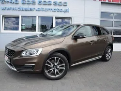 Brązowy Używany 2016 Volvo V60 CC Summum Kombi | 48 900 zł