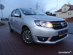 Srebrny Używany 2014 Dacia Sandero Lauréate Hatchback | 17 999 zł (Dobra cena)
