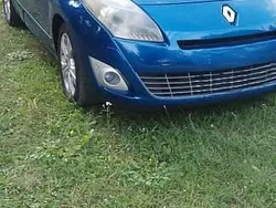 Niebieski Używany 2010 Renault Grand Scénic III Minivan | 23 500 zł (Dość drogi)