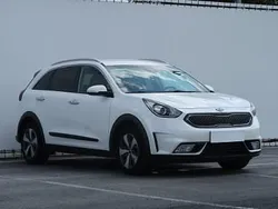Biały Używany 2017 Kia Niro SUV | 46 999 zł (Super Cena)