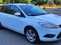 Biały Używany 2010 Ford Focus Kombi | 15 000 zł (Dość drogi)
