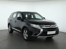 Czarny Używany 2016 Mitsubishi Outlander SUV | 56 499 zł (Uczciwa cena)